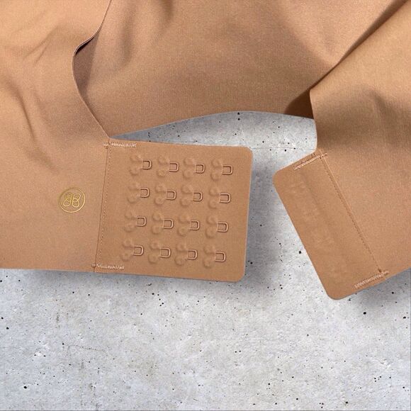 Honey Love Lift Wear Crossover Wireless Bra Size 3X+ Sand Tan LWBR0304 - Picture 7 of 9